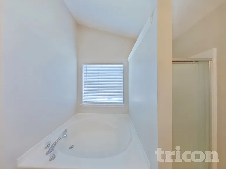 3404 Burnage Hall Rd — Photo 10