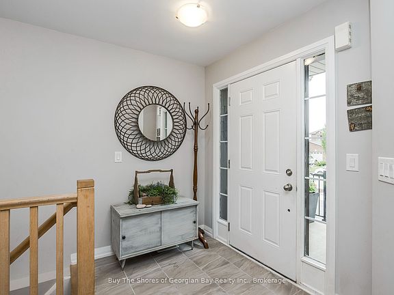 5th image of 33 Beausoleil Dr