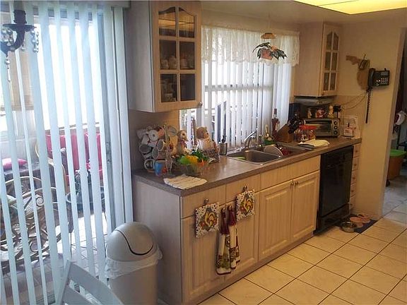 5th image of 4804 Mainland Dr