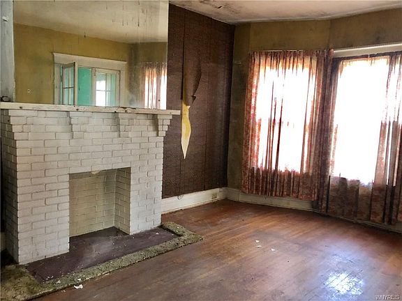 4th image of 171 Blaine Ave