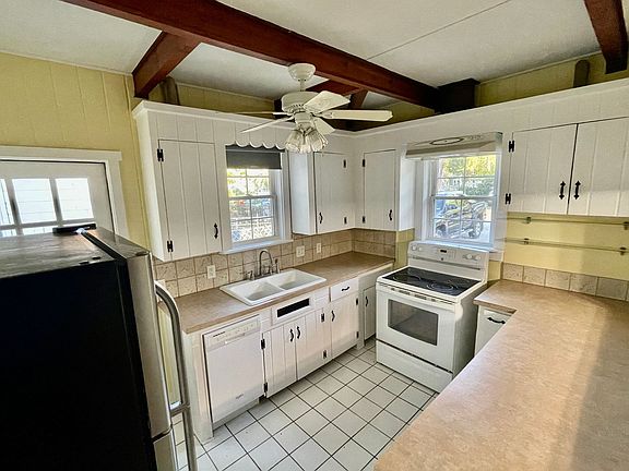 2nd image of 2115 Belvedere Ave