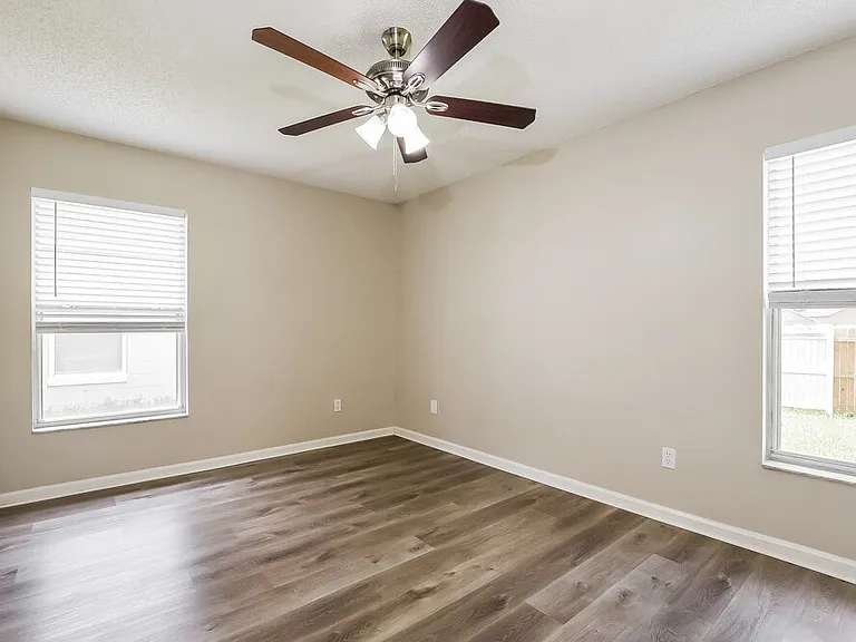 9710 Red Clover Ave — Photo 10