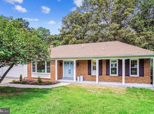 8108 Kings Point Ct, Springfield, VA 22153