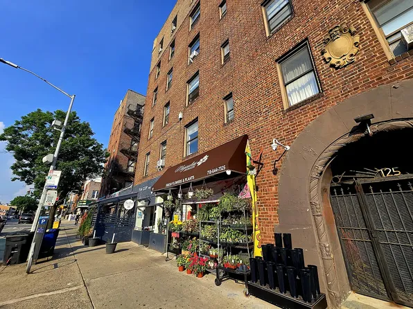 725 Fourth Avenue image 11 of 14