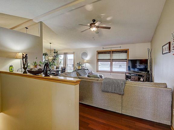 2nd image of 3838 Chesapeake Ave
