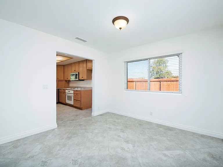 1961 Anna Ln — Photo 6