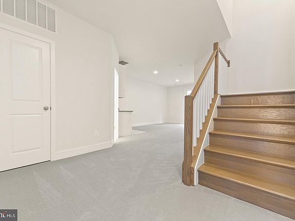 4th image of 23046 Sullivans Cove Sq