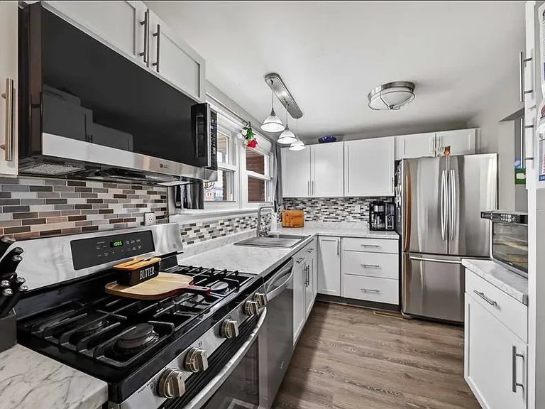 4312 Candlelight Ln — Photo 10