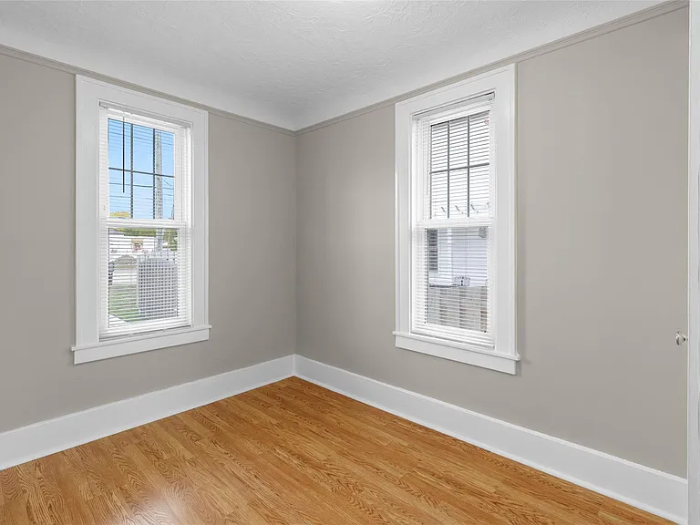 33316 Jefferson Ave — Photo 21