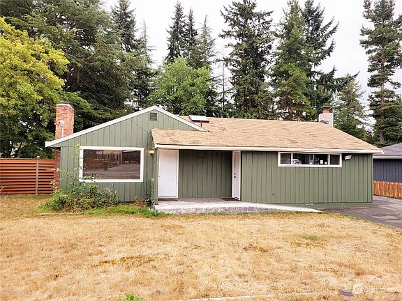 2nd image of 2715 NE 205th Street