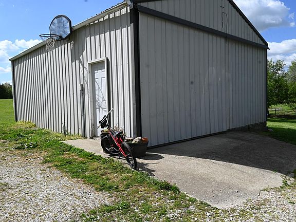 5th image of 1498 S Friendship Rd