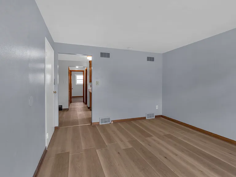 833 Millersport Hwy #4 — Photo 2
