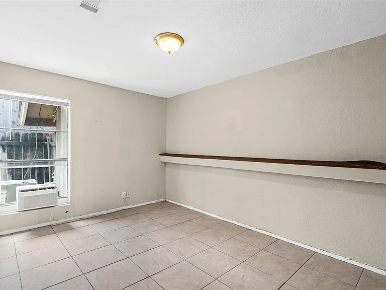 2809 Parker Ln #D — Photo 12