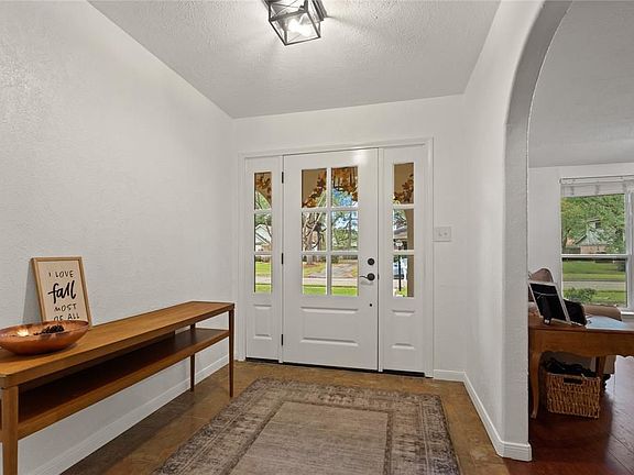 4th image of 430 Woodvine Dr