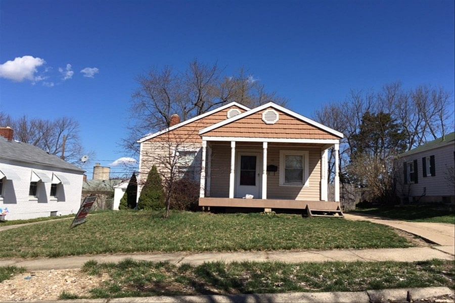 1st image of 18 N Riverview Dr