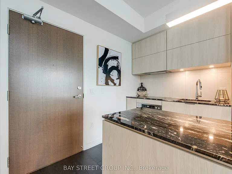 20 Richardson St #918 — Photo 4