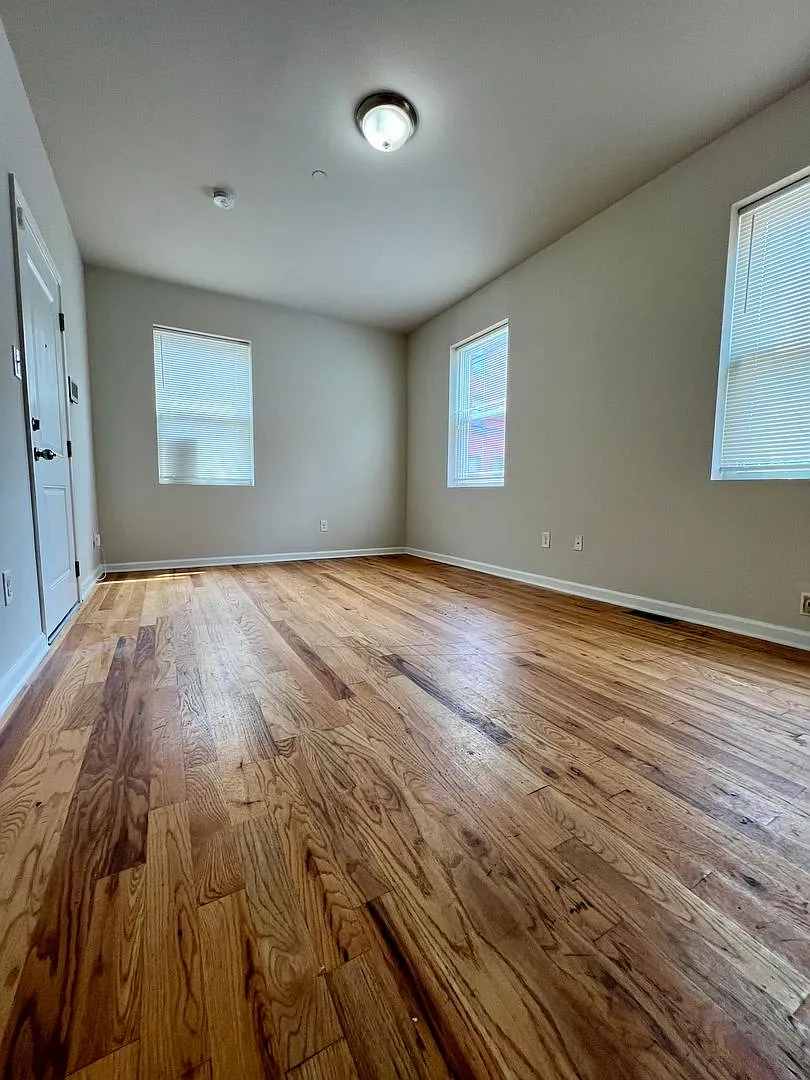 17th St N 2106 — Photo 3