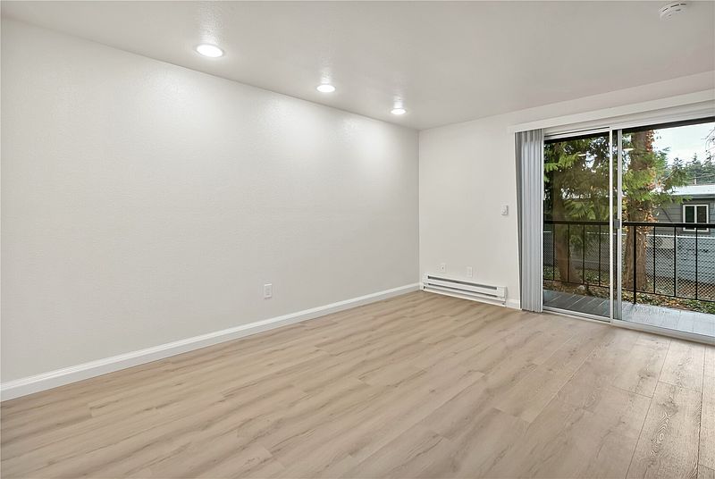 5th image of 7309 224th Street SW #E10