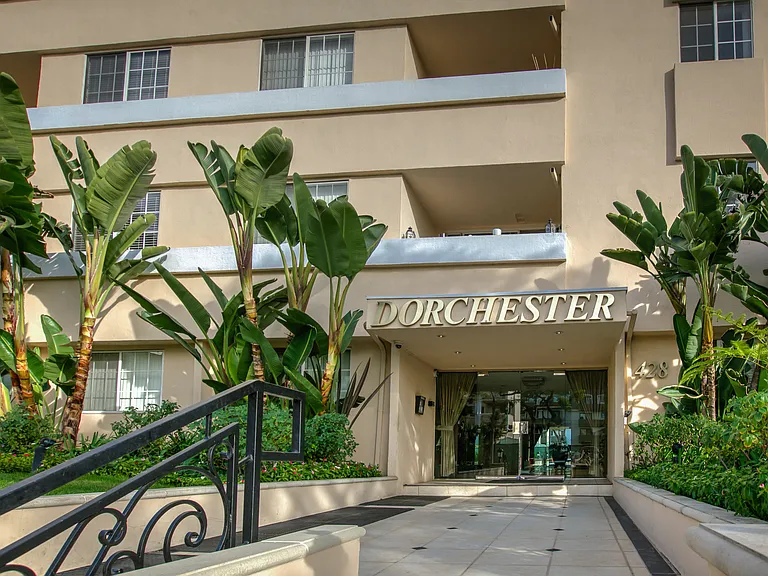 Beverly Hills Dorchester — Photo 7