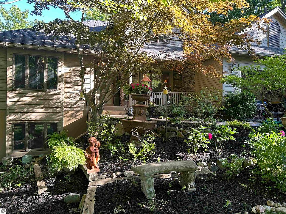 1st image of 2910 Cedarwood Ln