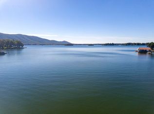 402 Saunders Point Rd, Huddleston, VA 24104