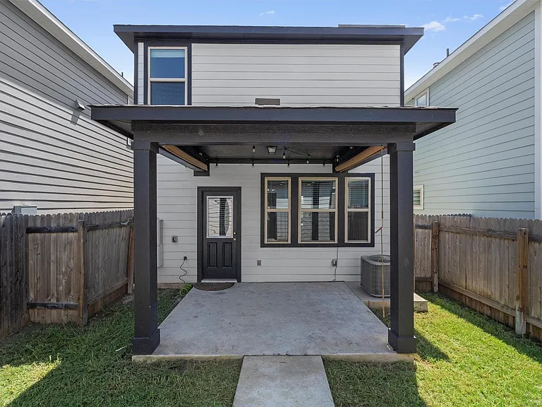 1805 Artesian Springs Xing — Photo 28