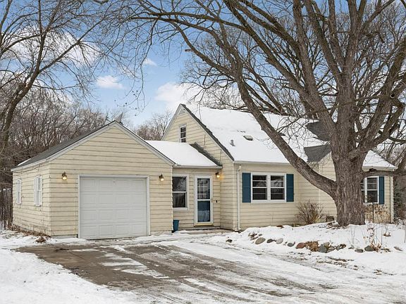 3rd image of 4760 Dominick Dr