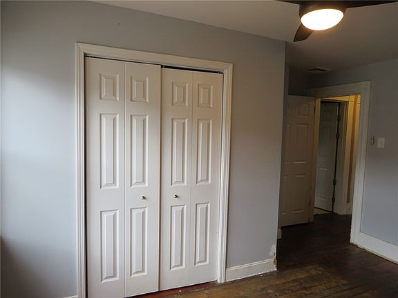 3rd image of 447 Middle St