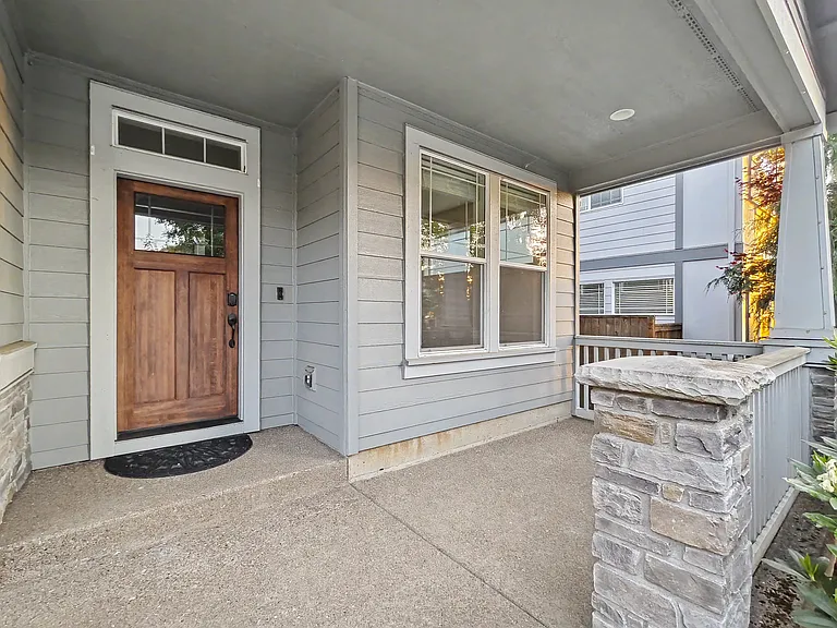 7615 Applegate Dr — Photo 2