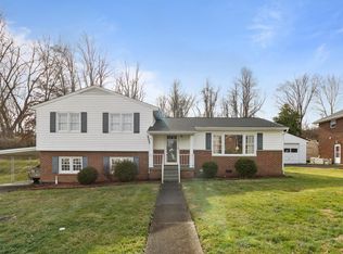 15 Perry Ave, Huntington, WV 25705
