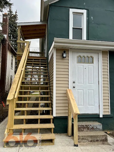 Building Photo - 1249 Davis Ave NW #2