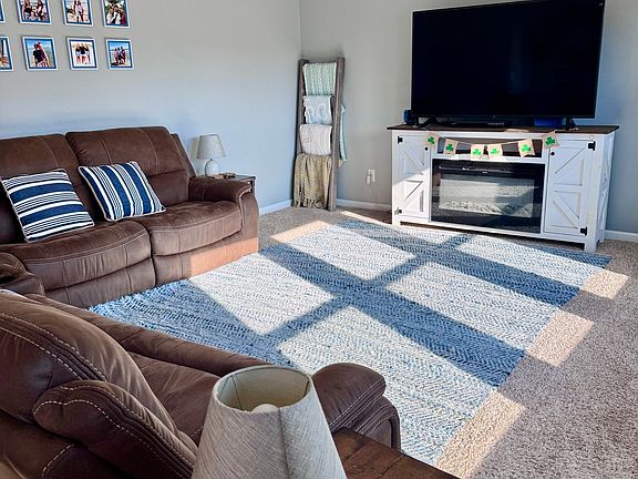 2nd image of 2015 Amur Ct