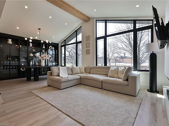 4th image of 75 Rangoon Rd