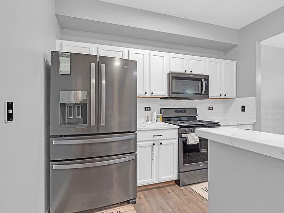 5th image of 158 N Palmer Dr