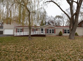 9198 Ashdown Ave, White Lake, MI 48386