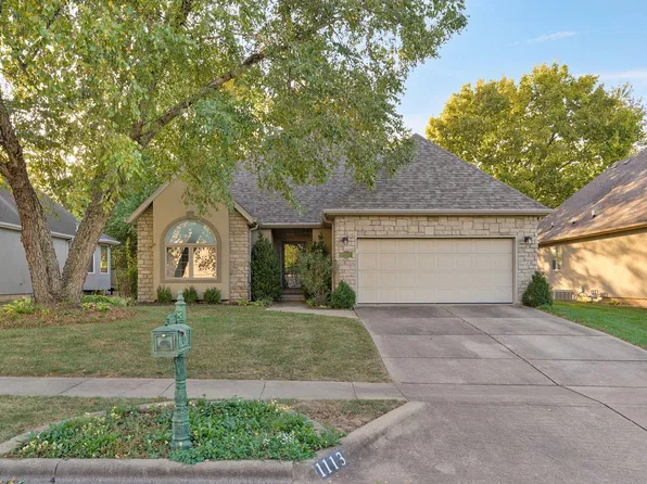 1113 S Carriage Avenue, Springfield, MO 65809