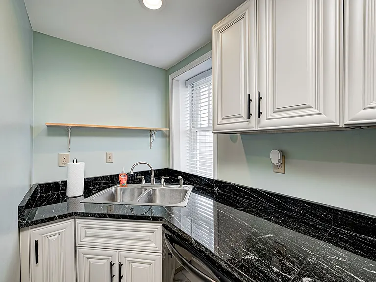 230 E 9th St #401 — Photo 13