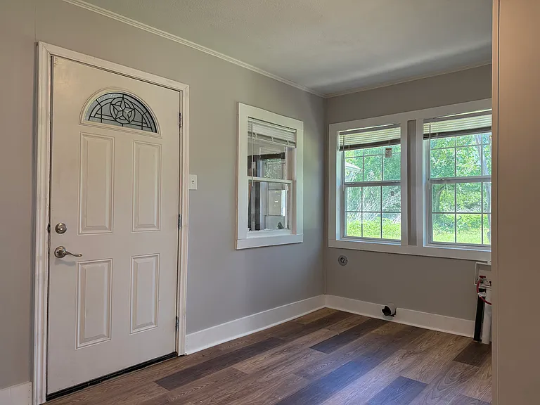 402 McKinney St — Photo 17