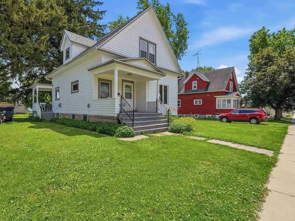 134 S Mill St, Juneau, WI 53039