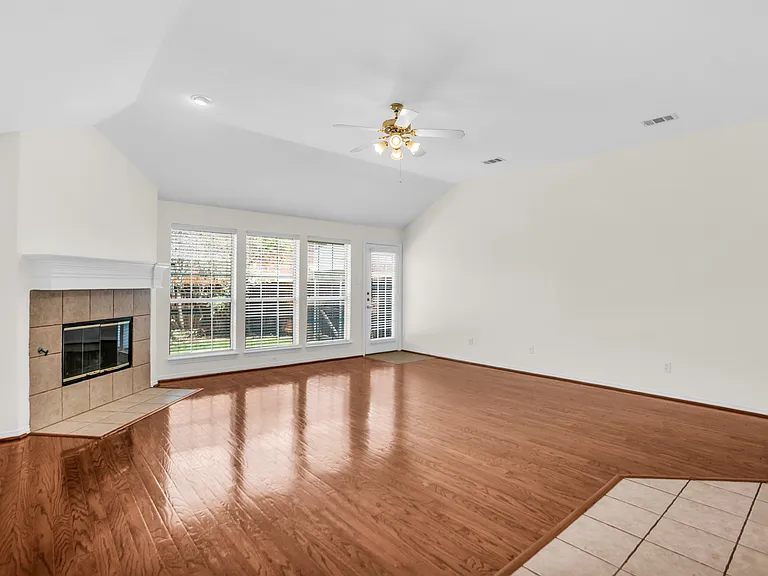11342 Mansfield Dr — Photo 12