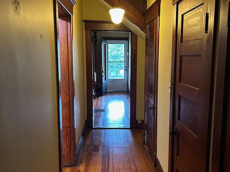 2027 Murray Ave. — Photo 18
