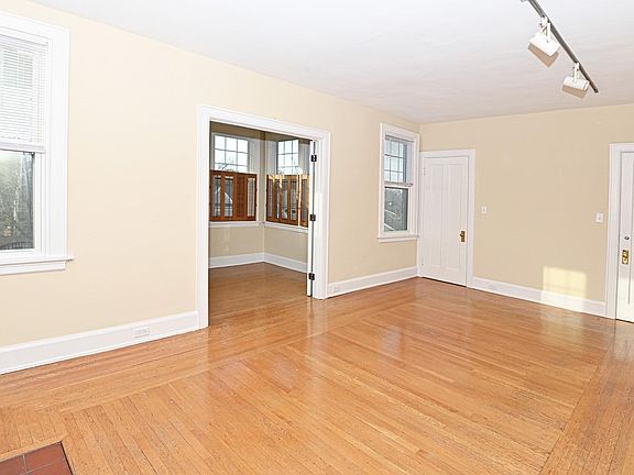 4th image of 3628 Stettinius Ave