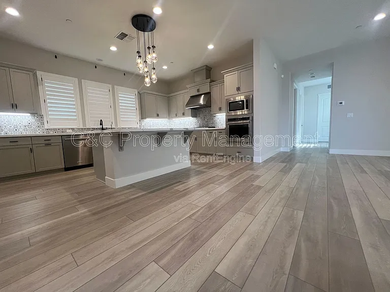 2996 Minaret Way — Photo 10