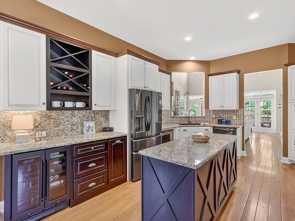 25th image of 157 Giles Ln
