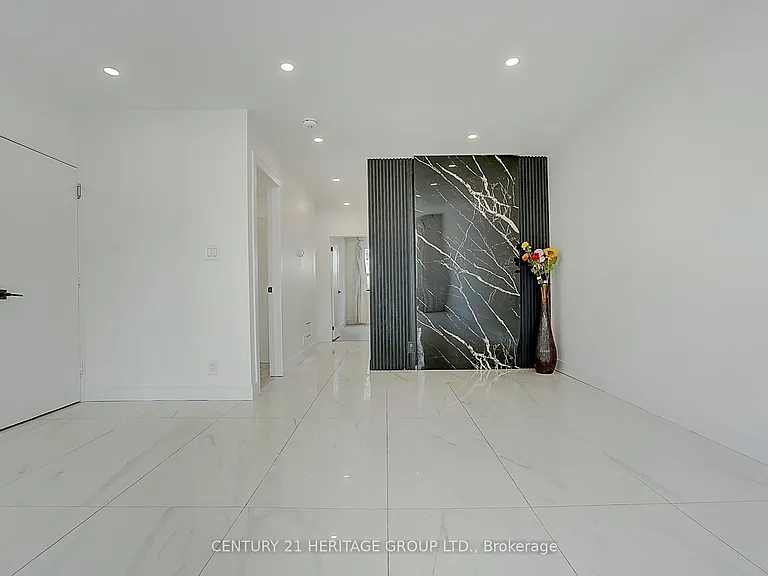 326 McConvey Dr — Photo 5