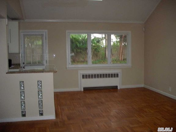 3rd image of 3 Sprucetree Ln