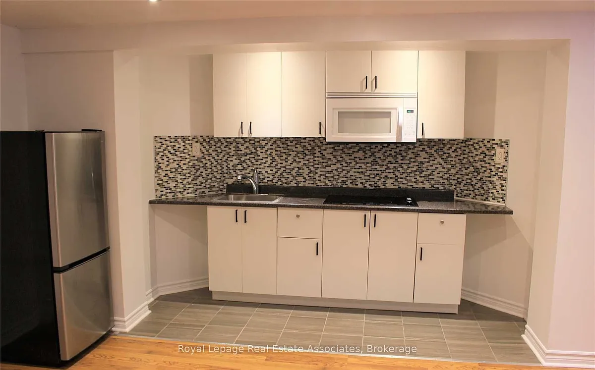 Building Photo - 155 Johnswood Cres #BASEMENT