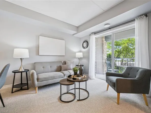 67 Kingsbury Sq #111, Guelph, ON N1L 0L3