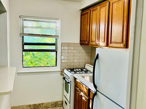 2nd image of 2 Van Wart Ave APT 9