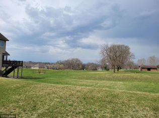 926 Newhall Dr, Faribault, MN 55021